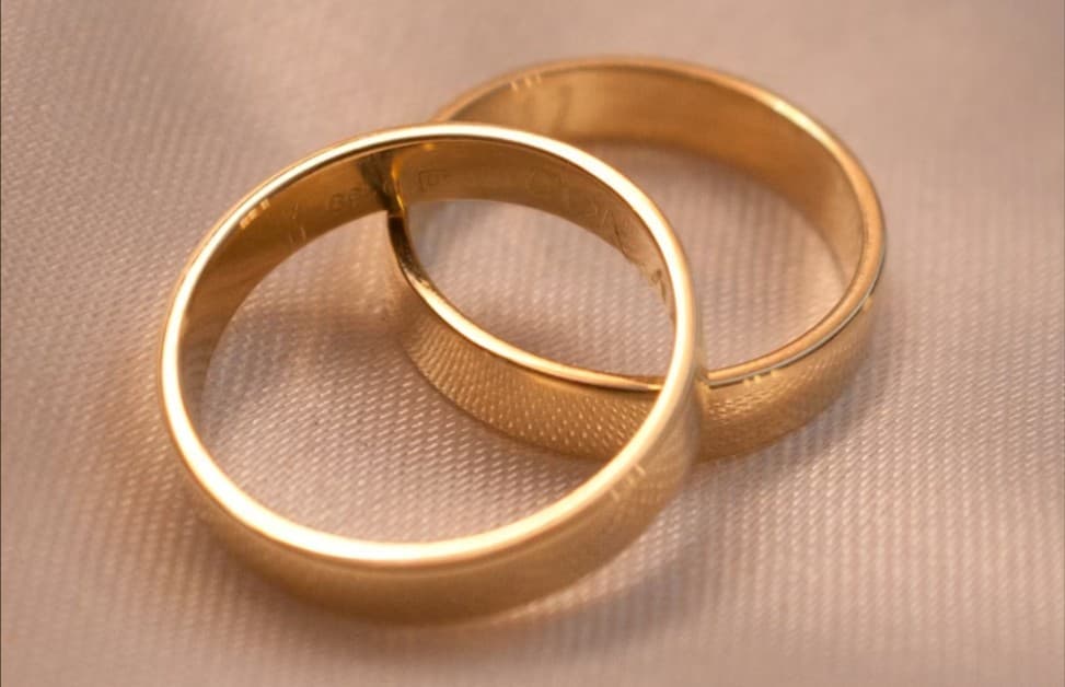 Gold wedding rings jewelry repair and sales.